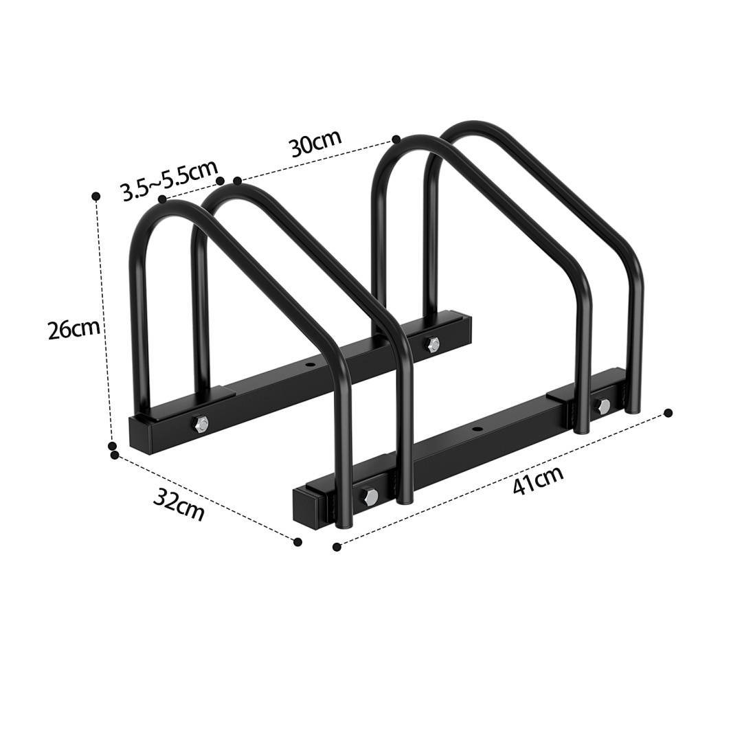Schwarzes Metall-Fahrradständer mit den Abmessungen: 32 cm breit, 41 cm tief, 26 cm hoch und Abstände von 3,5-5,5 cm zwischen den Stangen.