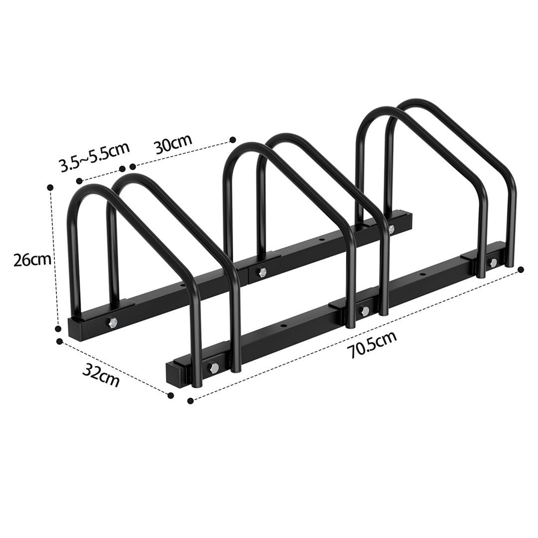 Schwarzes Metall-Fahrradständer mit Abmessungen: 70,5cm Breite, 32cm Tiefe, 26cm Höhe. Jeder Fahrradplatz ist 3,5-5,5cm breit und 30cm tief.