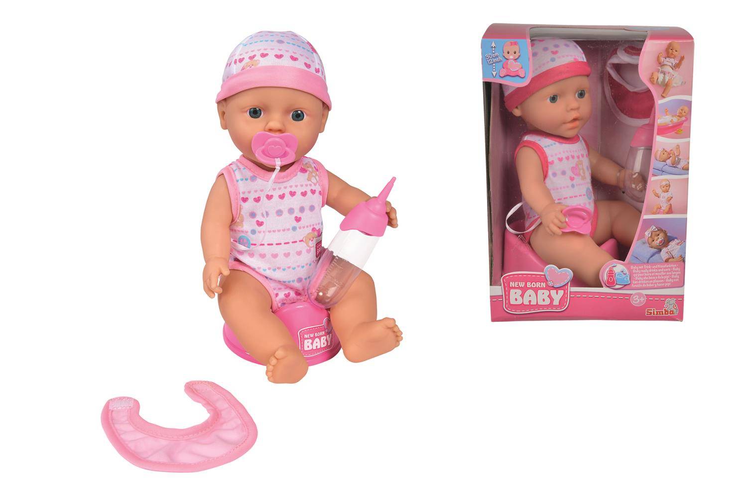 Eine Puppe in rosa Outfit und Hut sitzt mit einem Schnuller und einer Flasche neben ihrer Verpackung. Die Schachtel ist mit „New Born Baby