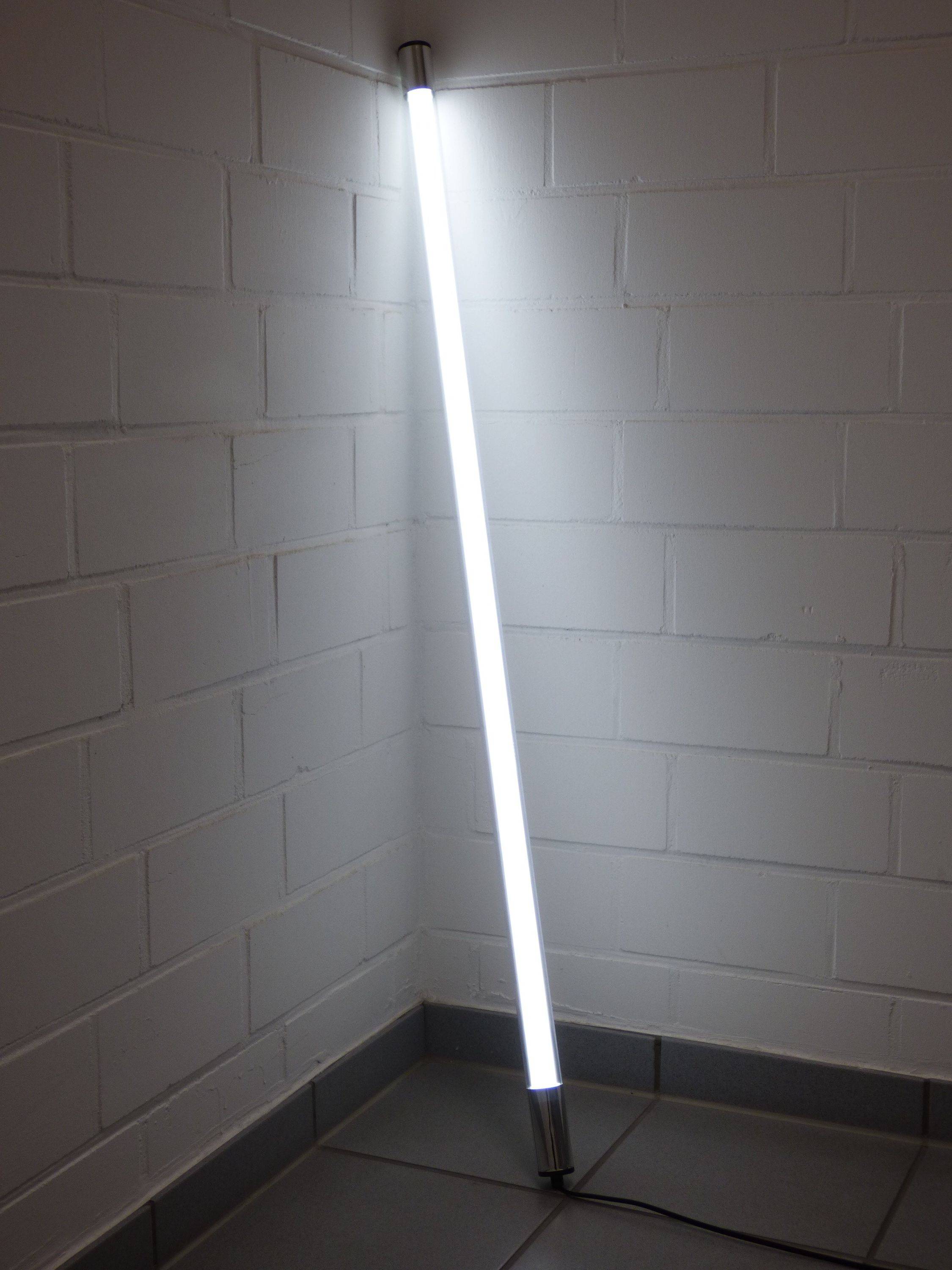 2968 LED Leuchtstab 9 Watt kalt weiß 1000 Lumen 63 cm Aussen IP-44