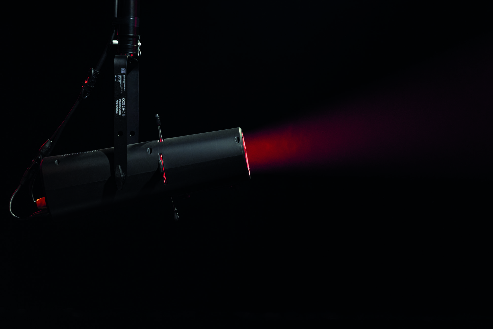 Showtec Performer Profile Zoom 150 Q6 150 W RGBACL Theater-LED-Scheinwerfer