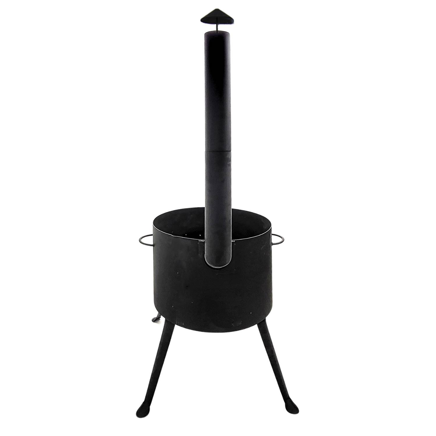 Ein hoher, schwarzer, zylindrischer Außenofen mit Schornstein, der auf drei Beinen steht und für Heiz- oder Kochzwecke konzipiert ist.