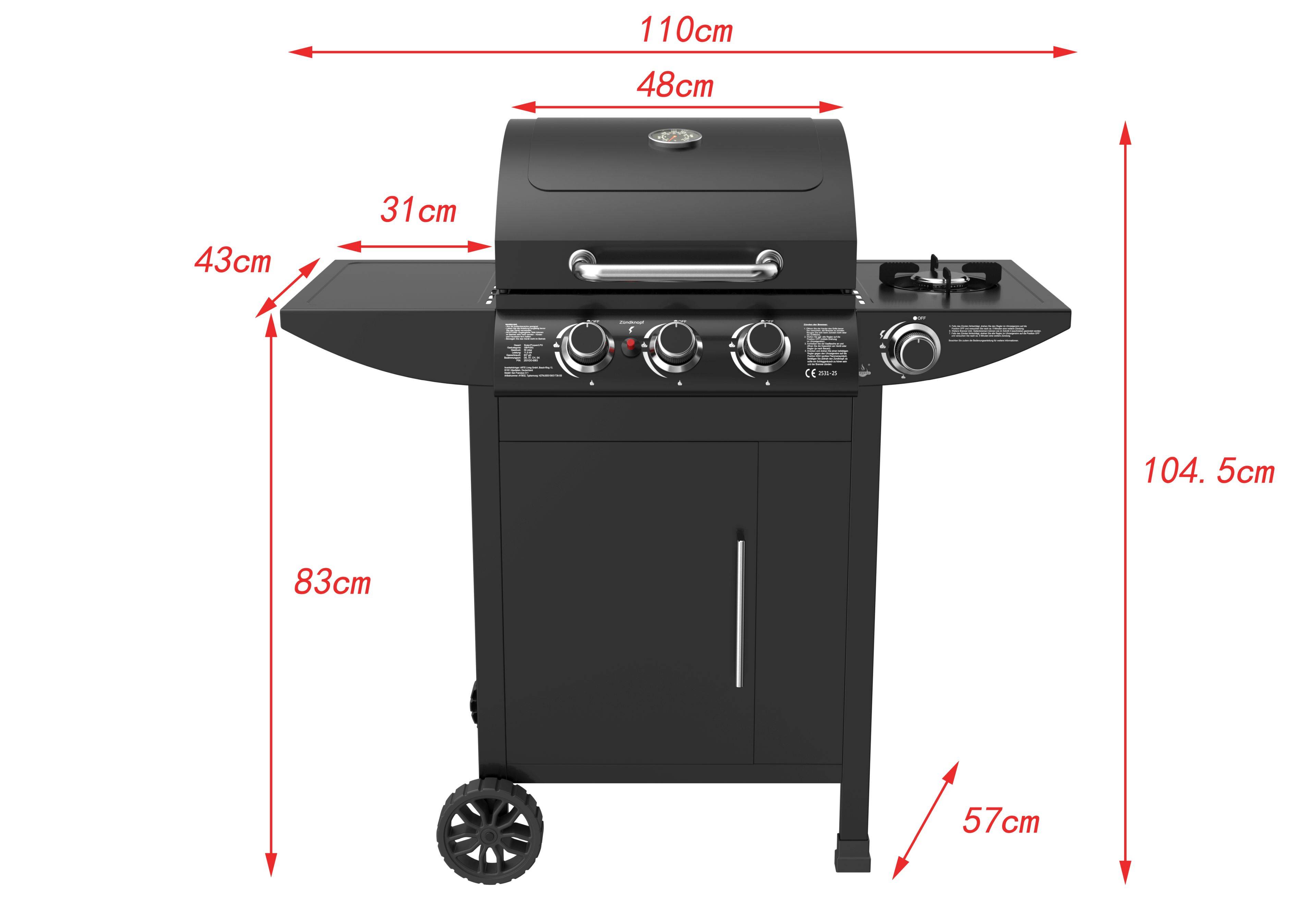 Ein Außengrill mit folgenden Abmessungen: Breite 110 cm, Tiefe 57 cm, Höhe 83 cm. Die Ausstattung umfasst drei Hauptdrehknöpfe, einen Seitenbrenner, Rollen und seitliche Regale.