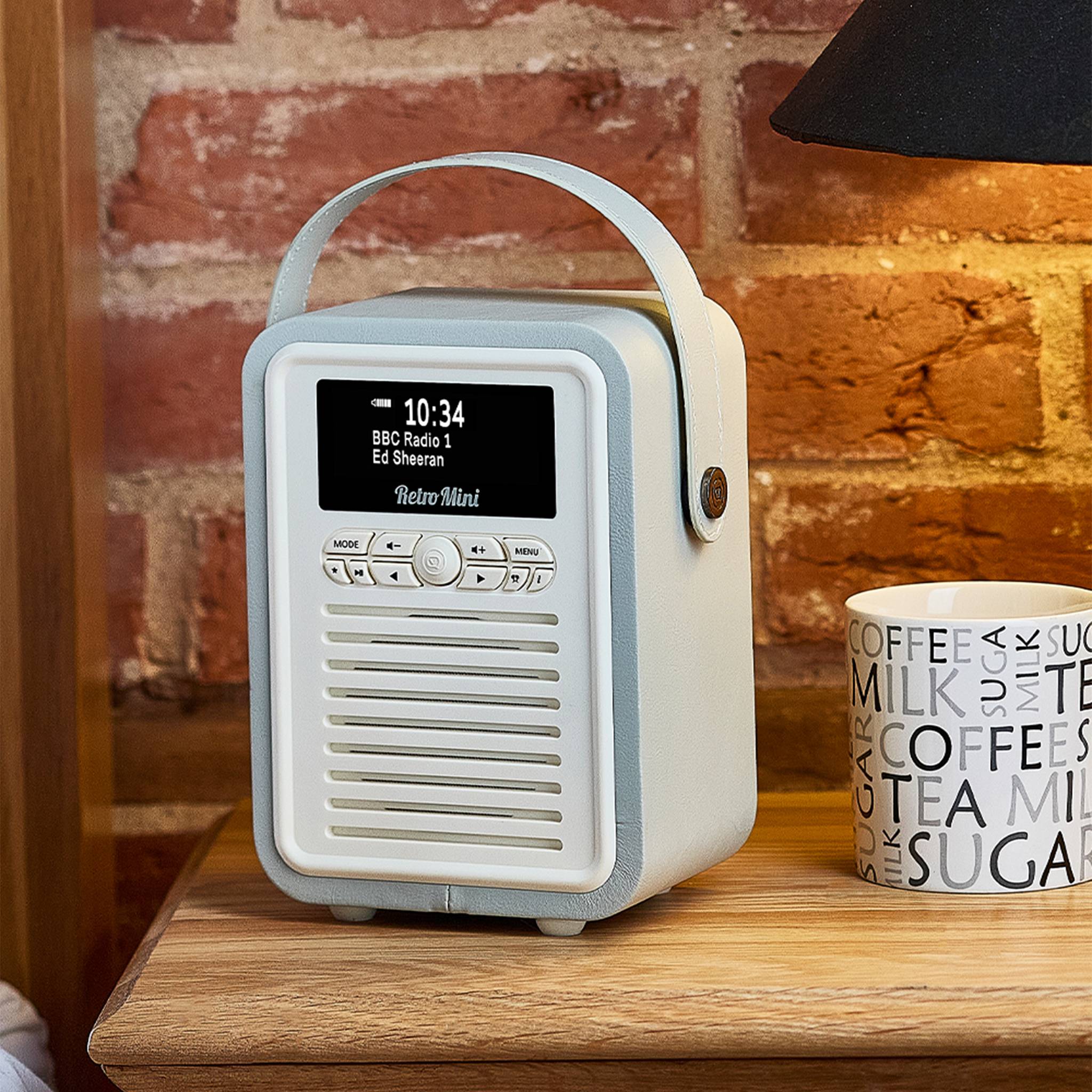 Ein Retro-Radio mit der Anzeige „BBC Radio 1