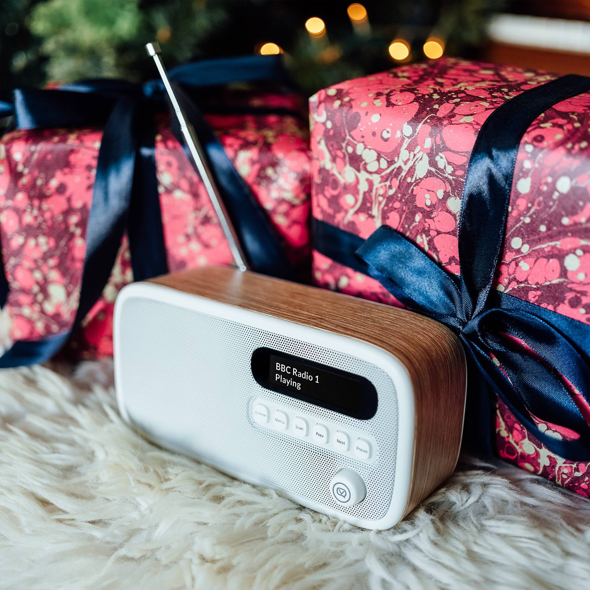 Ein Radio, das auf „BBC Radio 1