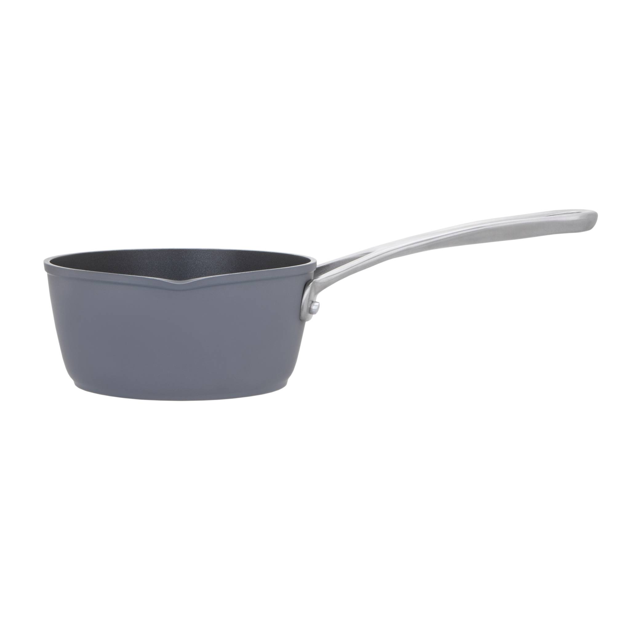 Eine graue Pfanne mit langem Griff, die zum Kochen auf dem Herd konzipiert ist, wird vor weißem Hintergrund gezeigt.