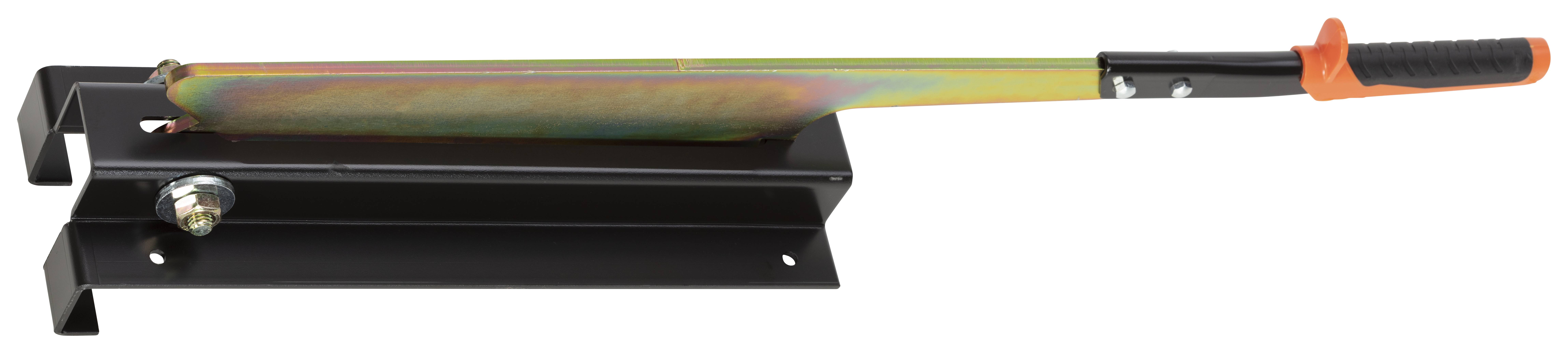 Nahaufnahme einer Metallklammer mit Regenbogenschimmer, die auf einer schwarzen Basis montiert ist.