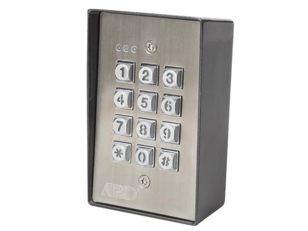 Wandmontiertes Metall-Tastaturfeld mit 12 Tasten nummeriert 1-9, *, 0 und # zur Zutrittskontrolle.