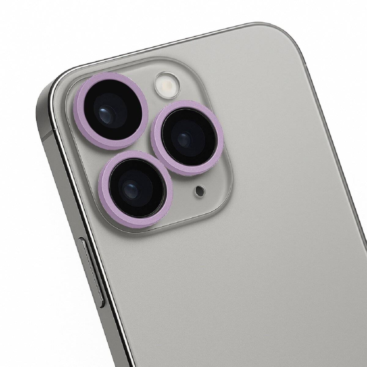 Ein transparentes Handyhülle mit einem kreisförmigen Design und Branding auf der Seite, entwickelt für ein Smartphone mit Kameraschlitz.