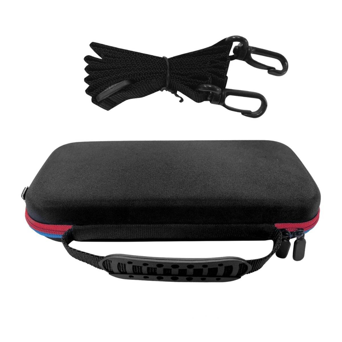 Ein rechteckiger schwarzer Tragekoffer mit Griff, ausgestattet mit zwei Reißverschlüssen – einem roten und einem blauen. Darüber befinden sich aufgerollte Riemen mit angebrachten Clips.