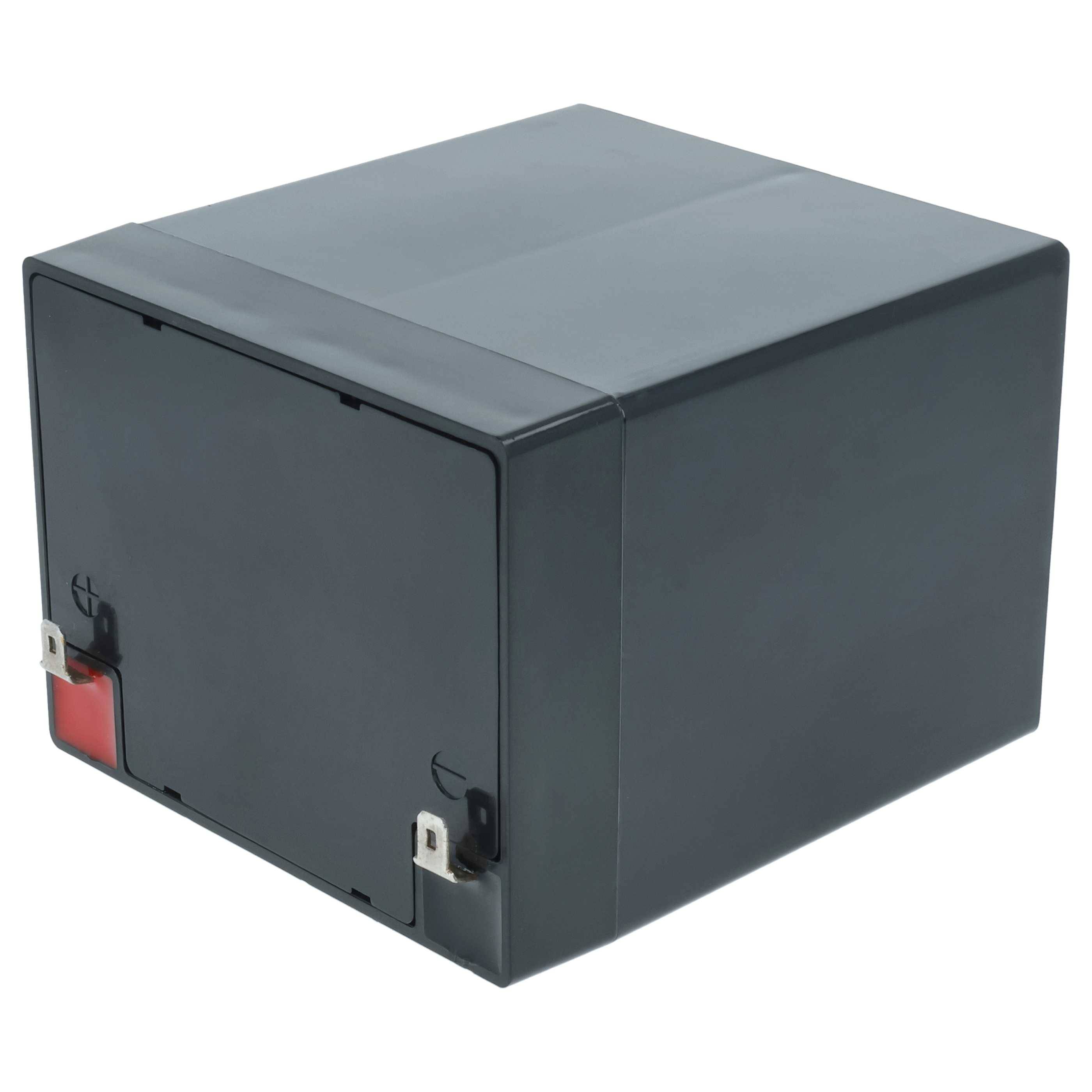 Eine schwarze rechteckige Box mit einem roten Knopf auf einer Seite, möglicherweise ein elektronisches Gerät oder eine Batteriekomponente, auf weißem Hintergrund platziert.