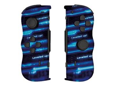 Zwei Gaming-Controller mit blauem und schwarzem digitalem Design. Beide zeigen die Phrase „Leveled up!