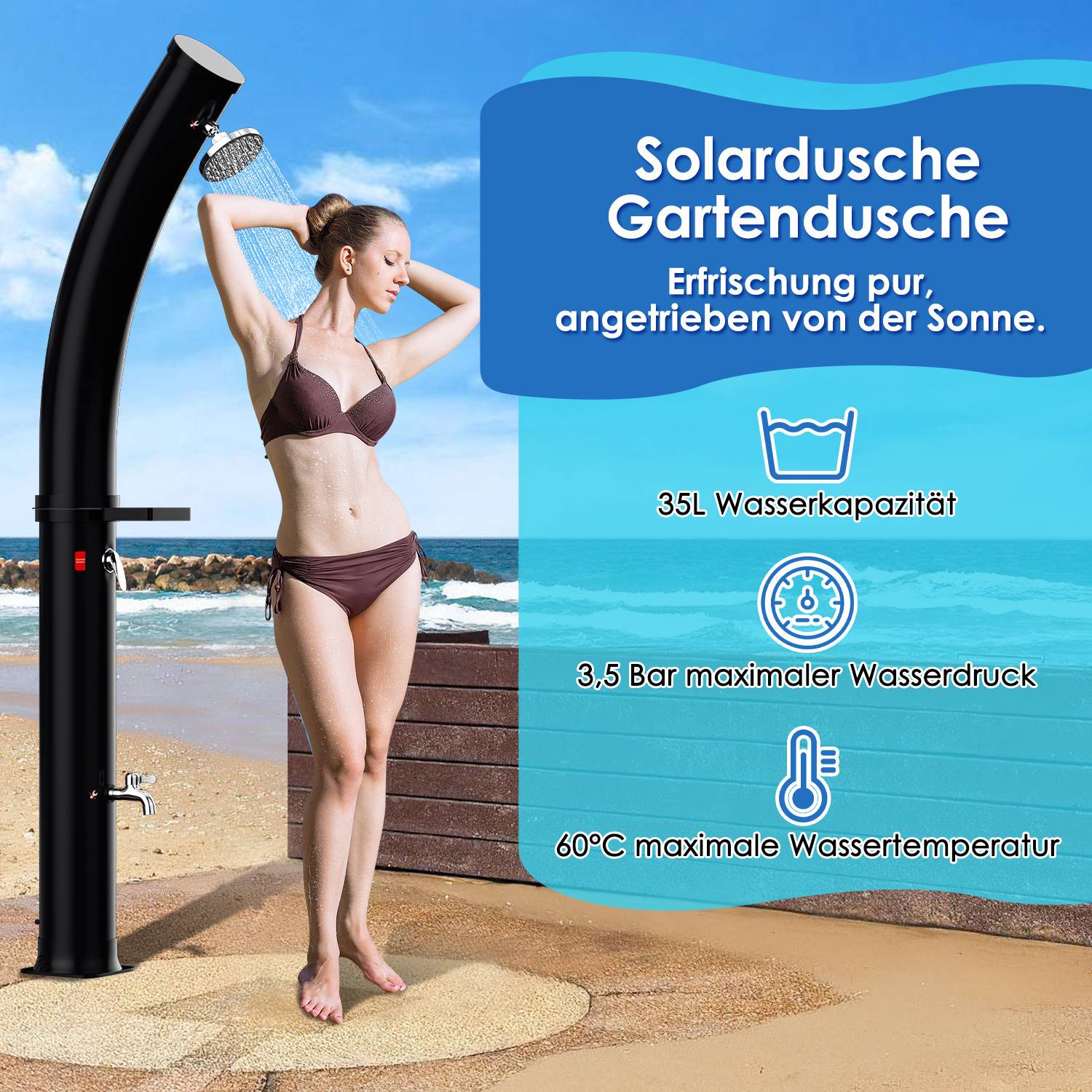 Solardusche für den Garten. Reine Erfrischung durch Sonnenenergie. 35L Fassungsvermögen, maximaler Druck von 3,5 bar, maximale Temperatur von 60°C. Eine Frau benutzt die Außendusche am Strand.
