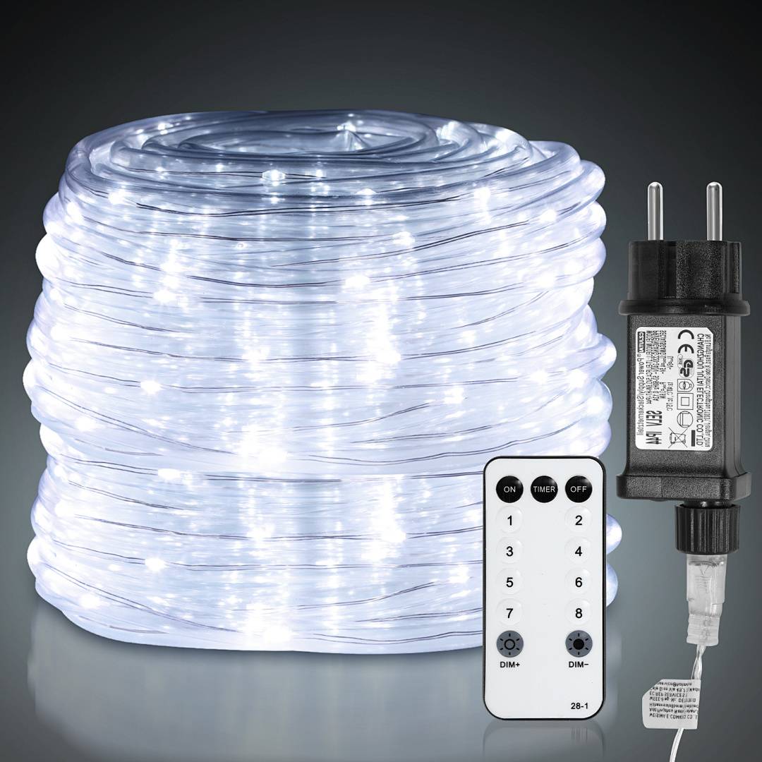 Eine Spule mit leuchtenden LED-Seilleuchten mit Fernbedienung und Netzteil, was auf eine einfache Bedienung für dekorative Beleuchtung hindeutet.