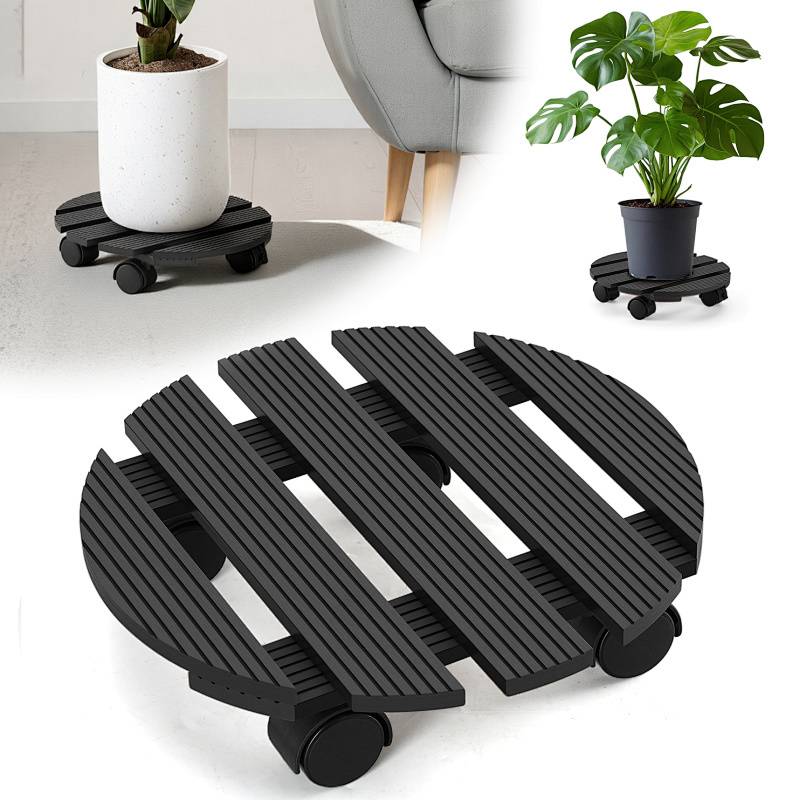 Schwarzes Pflanzenroller mit Lamellenbauweise und Rollen, das einen getopften Monstera trägt, mit Raumhintergrund mit subtiler Dekoration.