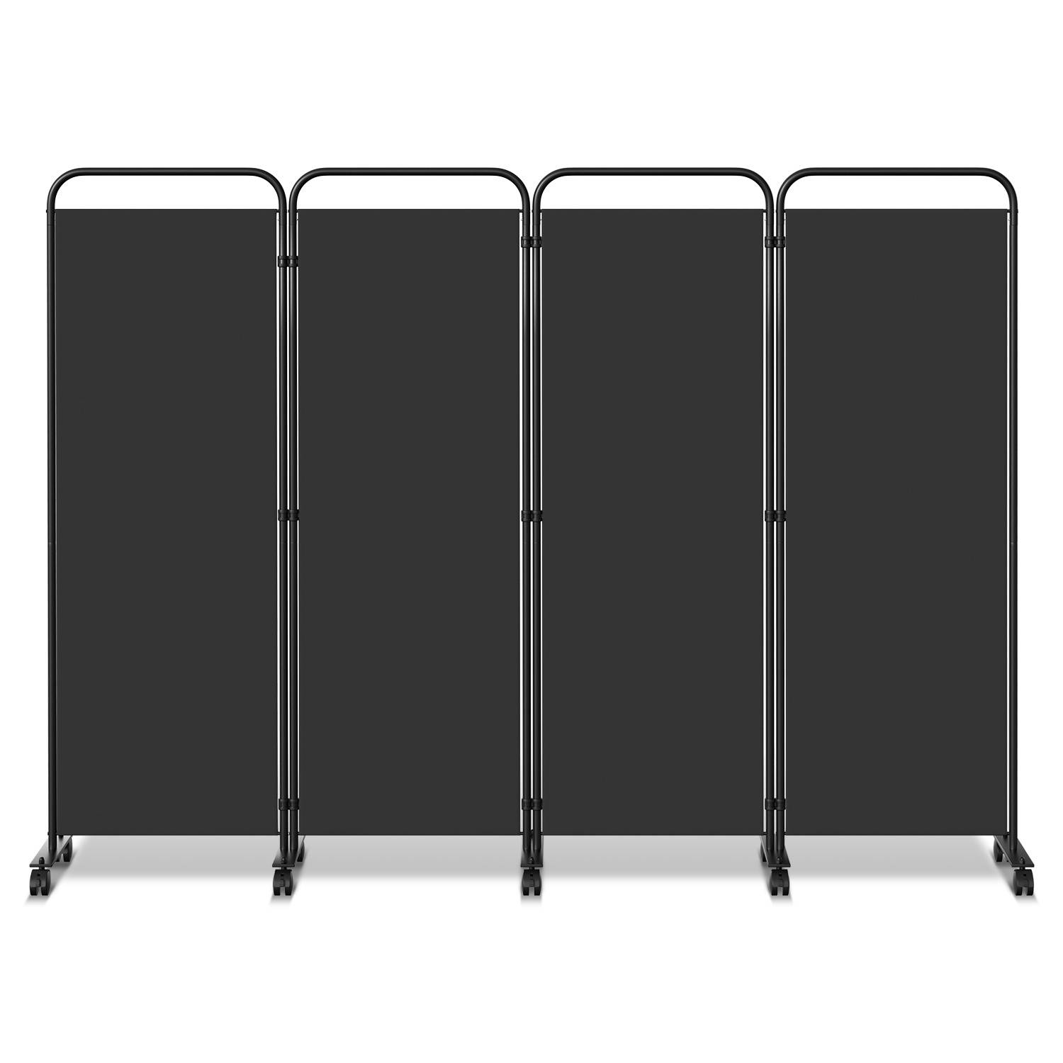 Ein vierteiliger schwarzer Sichtschutzschirm mit Metallrahmen, jedes Panel auf Rollen zur Mobilität, üblicherweise zur Raumaufteilung in Räumen verwendet.