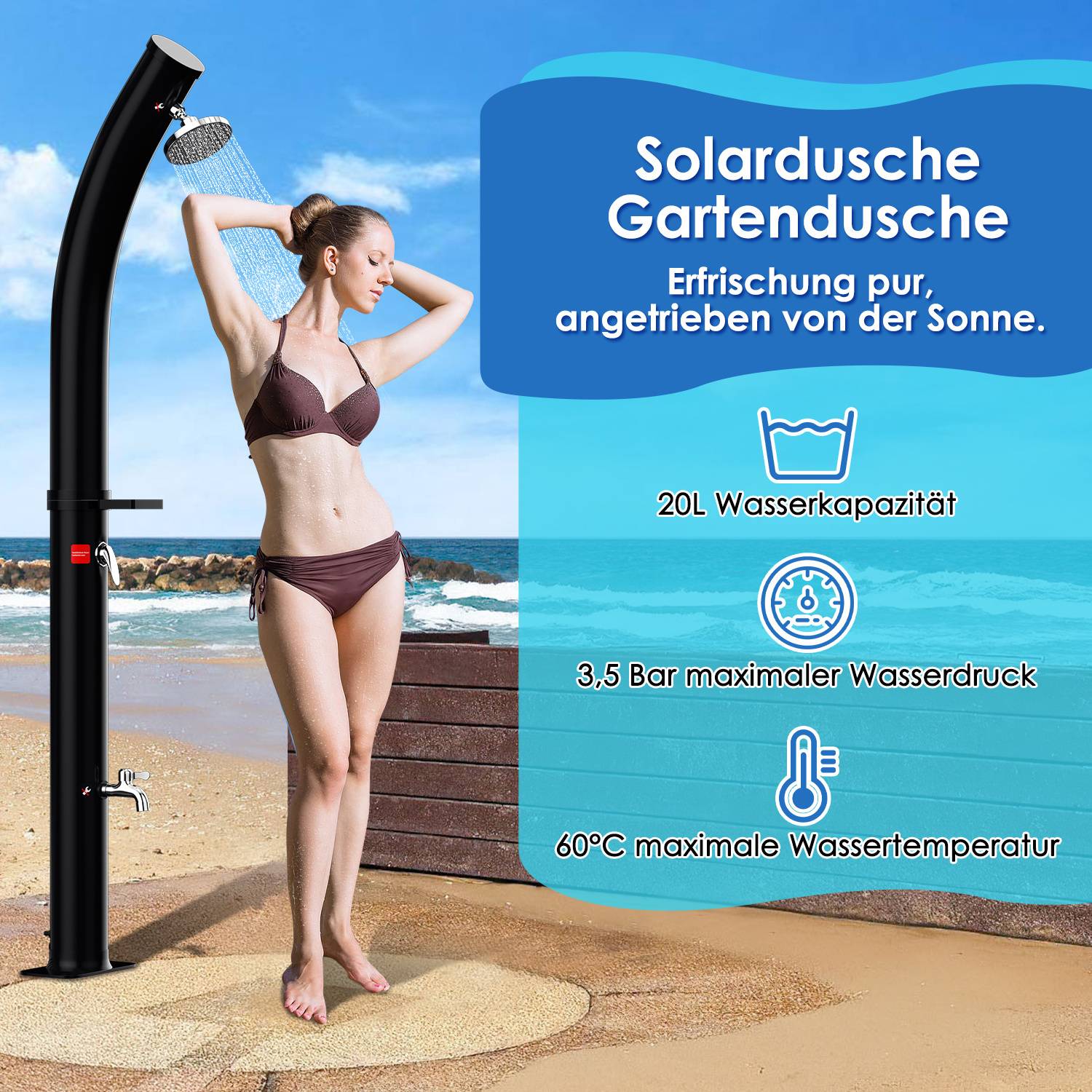 Eine Frau in einem Badeanzug nutzt eine Außen-Solardusche in einer Strandumgebung. Der Text hebt die Merkmale der Dusche hervor: 20-Liter-Kapazität, 3,5 bar Druck, maximale Temperatur von 60°C.
