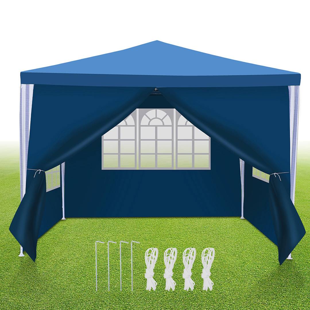 Ein blaues Pop-up-Zelt mit Fensterdesign, auf grünem Rasen aufgestellt, mit Heringen und Seilen für Stabilität im Lieferumfang enthalten.