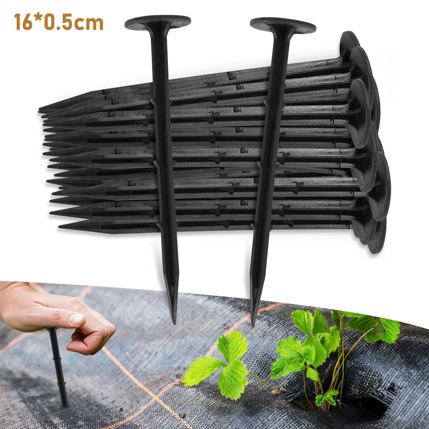 Kunststoffpfähle 16*0,5cm; dargestellt in einem Stapel und verwendet, um Landschaftsvlies auf dem Boden in der Nähe neuer Pflanzen zu befestigen.