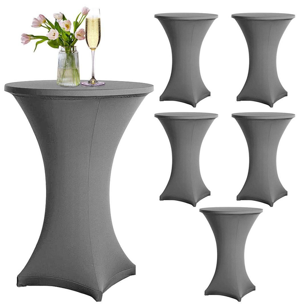 Fünf graue Cocktailtische, einer mit einer Vase mit Tulpen und zwei Gläsern, deuten auf eine formelle Veranstaltung oder ein Treffen hin.