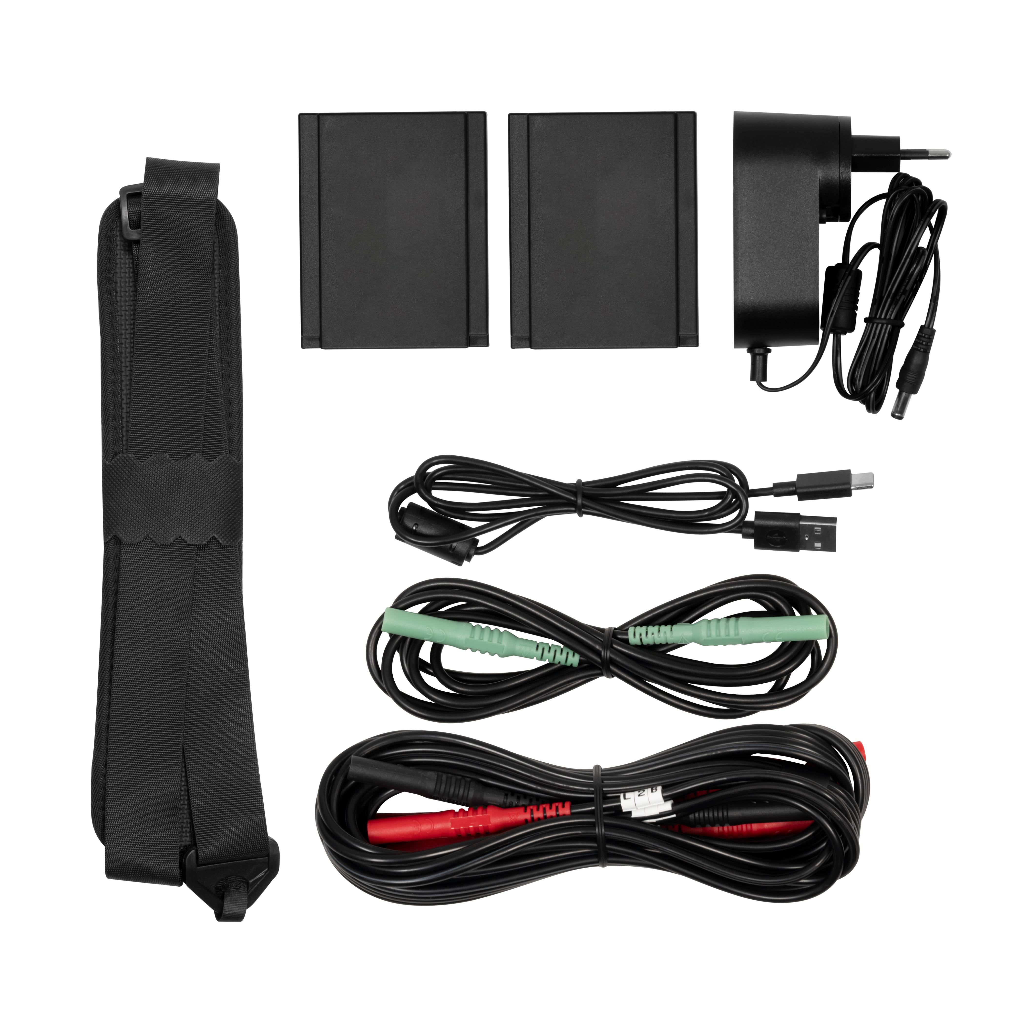 Kamera-Zubehörset enthält zwei Batterien, Ladegerät mit Kabel, Nackenriemen und zwei zusätzliche Kabel.