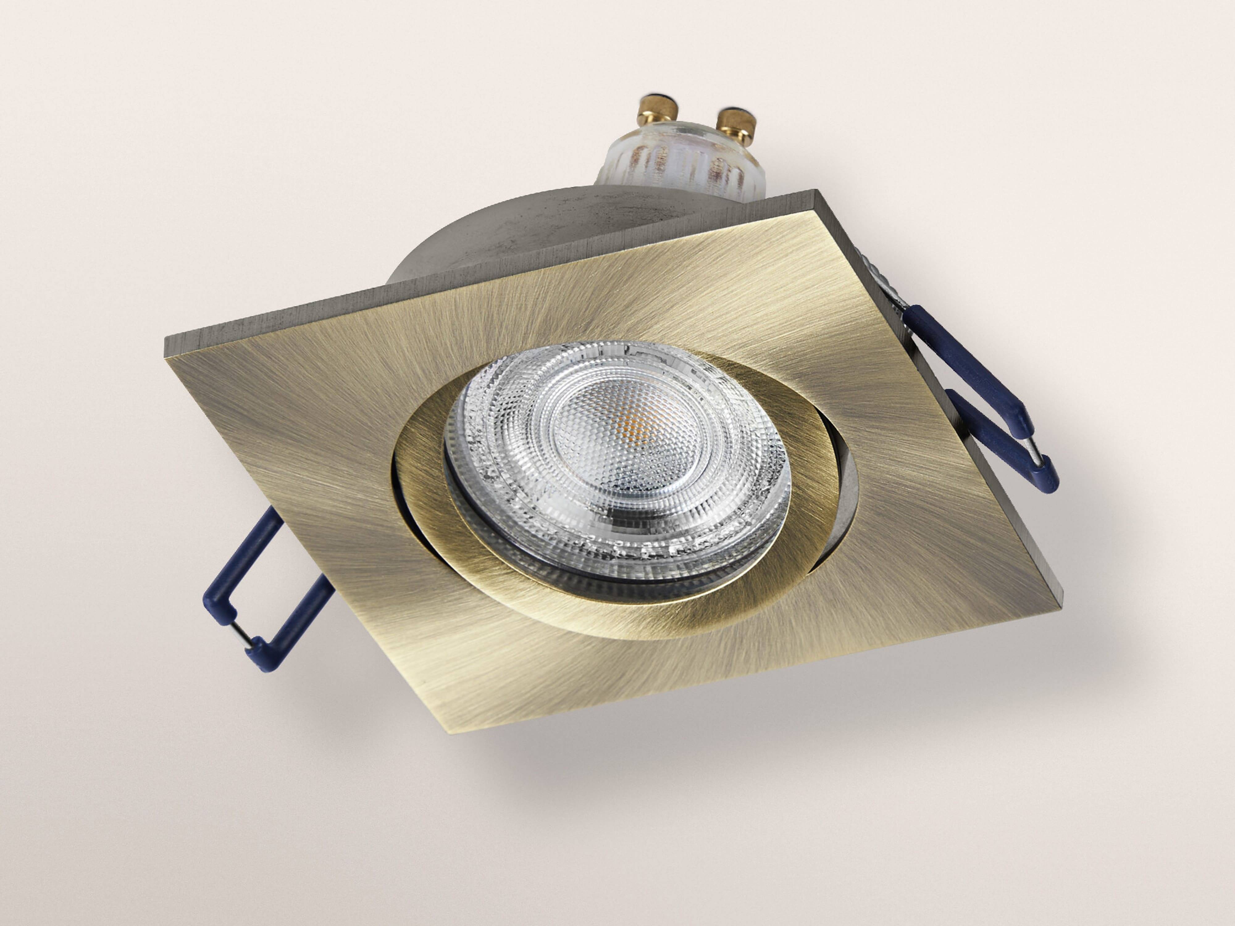 Quadratischer, bündiger Einbaustrahler mit gebürstetem Messingfinish, verstellbar mit Clipbefestigern. Geeignet für Innenbeleuchtung.