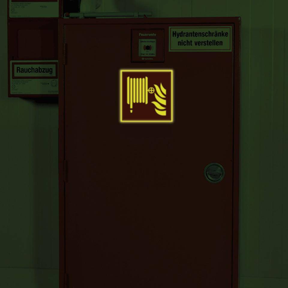 PERMALIGHT® power langnachleuchtend Brandschutzzeichen Löschschlauch, ASR/ISO, Folie, 150x150mm