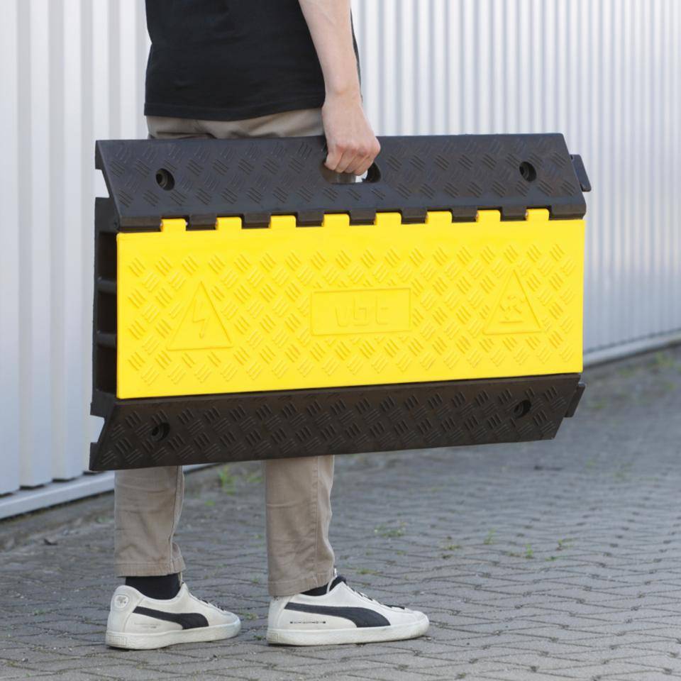 K.57 Kabelbrücke, mit 5 Kabelkanälen, schwarz/gelb, 900x500x50mm