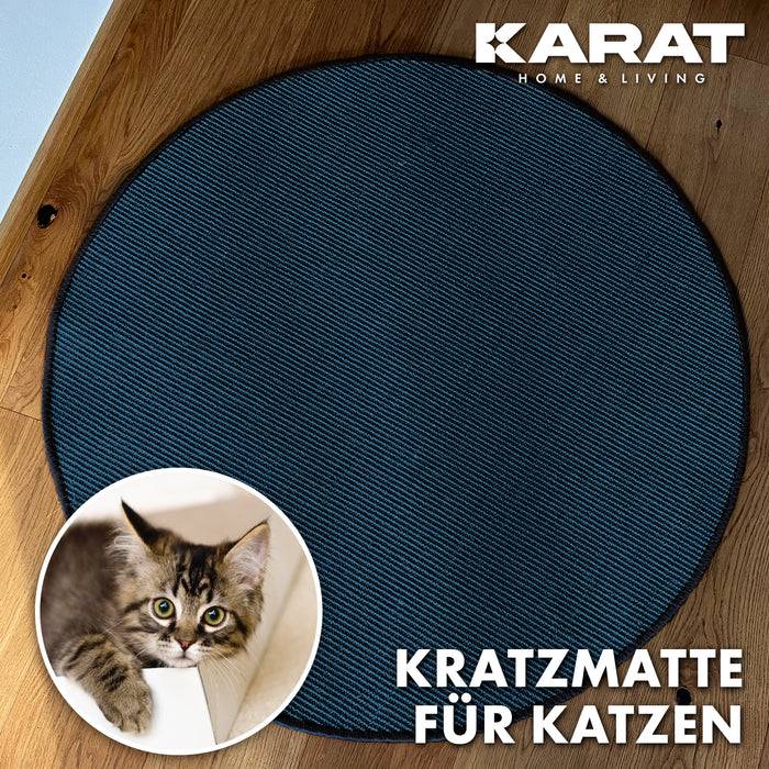 Runde blaue Kratzmatte für Katzen auf Holzboden; Ausschnitt zeigt ein Kätzchen. Der Text lautet „Kratzmatte für Katzen