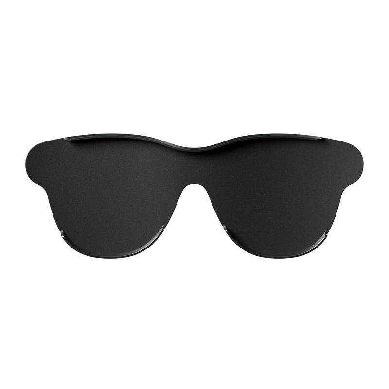 Ein Paar schwarze, elegante, futuristische Sonnenbrillen mit minimalistischem Design, von vorne gegen einen weißen Hintergrund betrachtet.