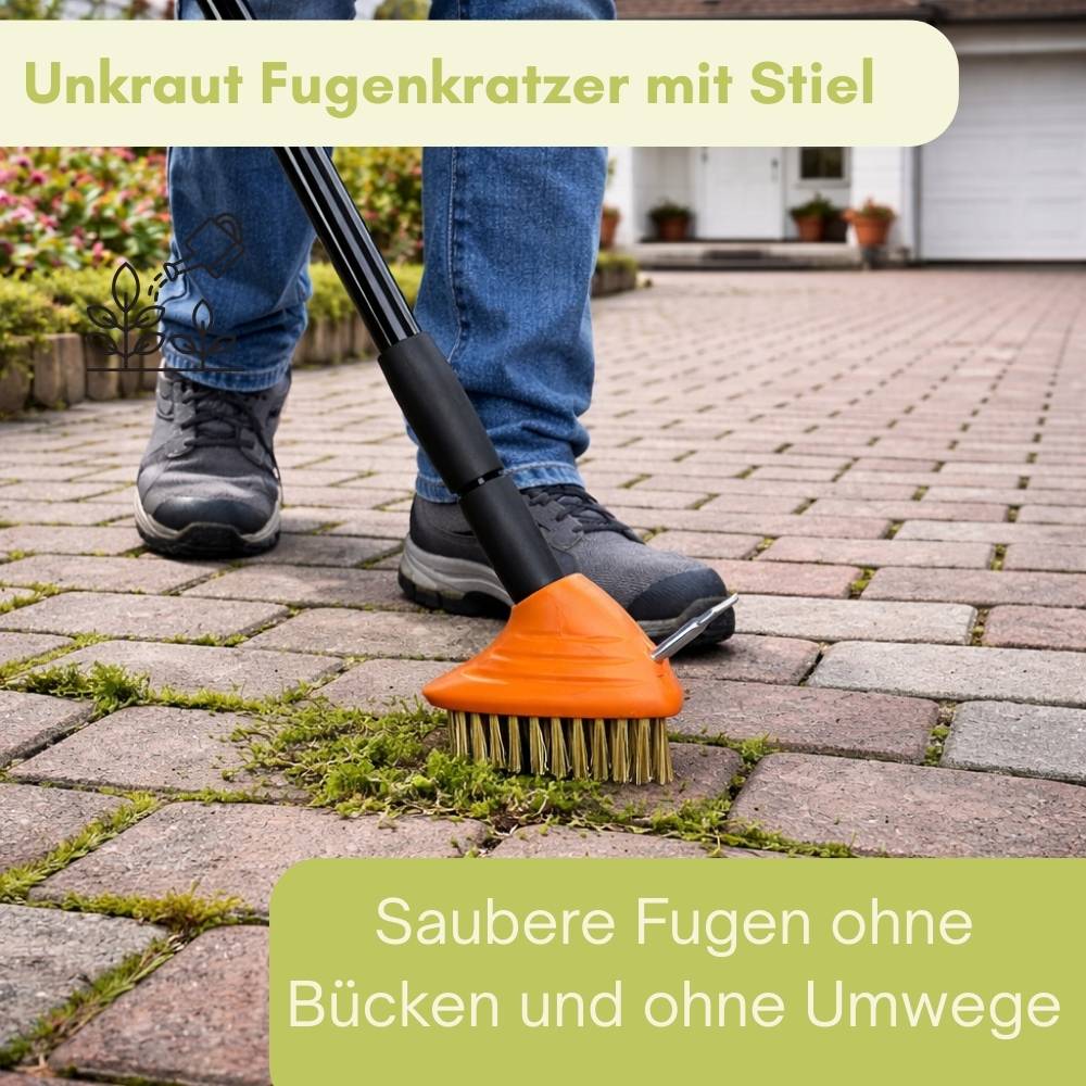 Eine Person verwendet ein langstieliges Unkrautvernichtungswerkzeug auf einer gepflasterten Oberfläche; der Text lautet Unkraut Fugenkratzer mit Stiel (Unkrautvernichter mit Griff).