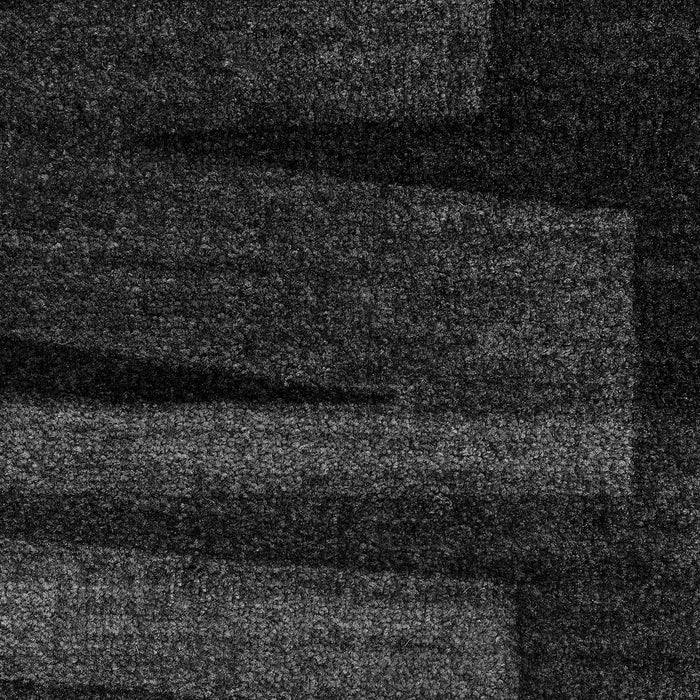 Ein schwarz-weißes abstraktes Muster mit horizontalen und diagonalen Linien, die eine geschichtete Textur erzeugen.