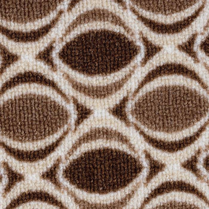 Eine Nahaufnahme eines braun und beige gemusterten Teppichs mit überlappenden Kreismustern und sich kreuzenden Linien, die einen strukturierten Effekt erzeugen.