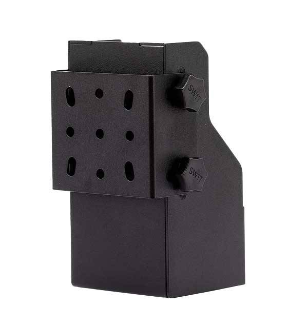 Schwarzer VESA-Montageadapter mit mehreren Bohrungen und Verstellknöpfen, entwickelt zur sicheren Befestigung von Monitoren oder Displays an Ständern oder Wänden.