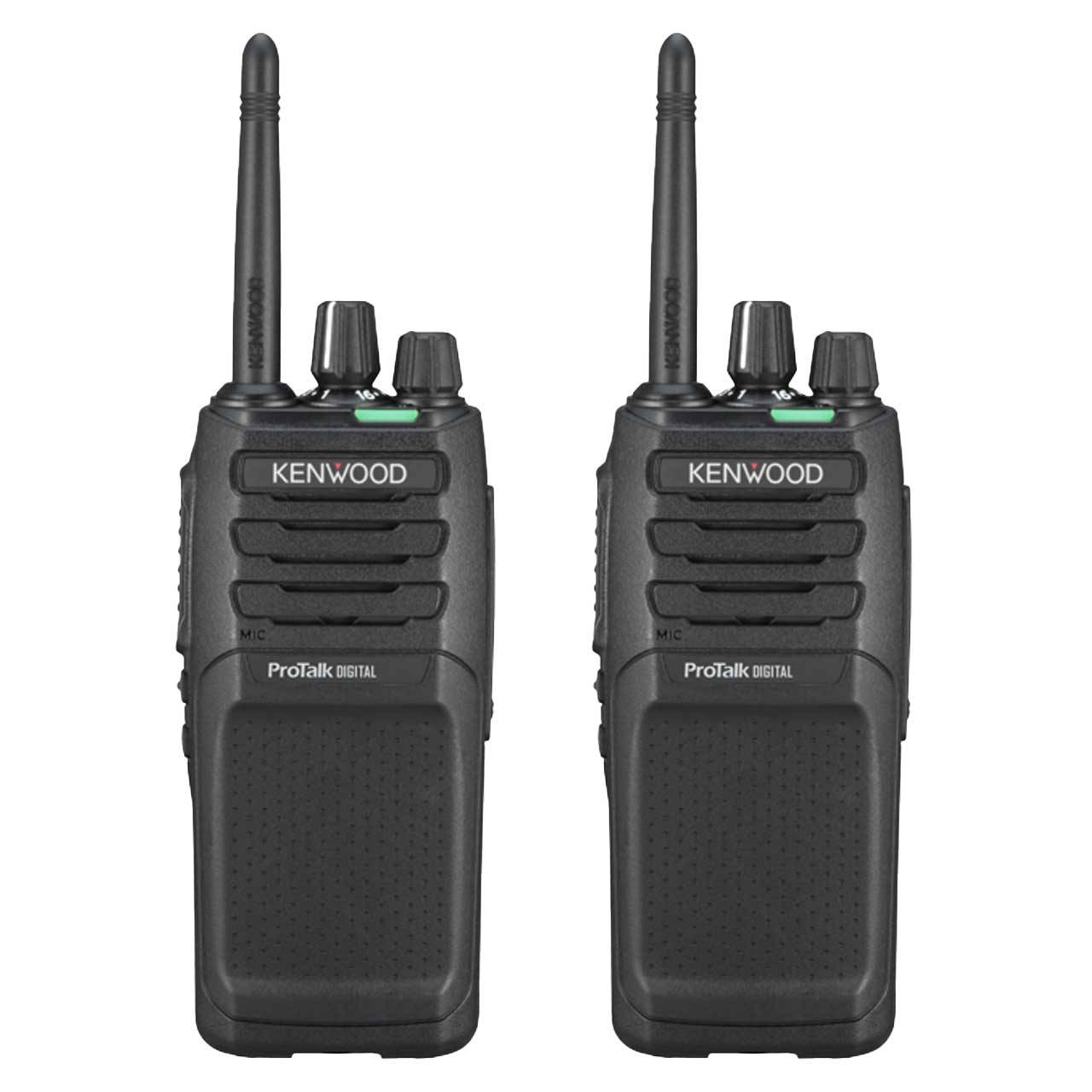 Zwei schwarze Kenwood-Funkgeräte mit Antennen, gekennzeichnet mit 
