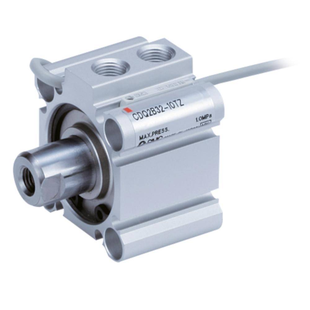 Ein silberner pneumatischer Zylinder mit angebrachtem Kabel, mit Anschlüssen oben und gekennzeichnet mit 'CDQ2B32-10DZ'. Geeignet für industrielle Verwendung.