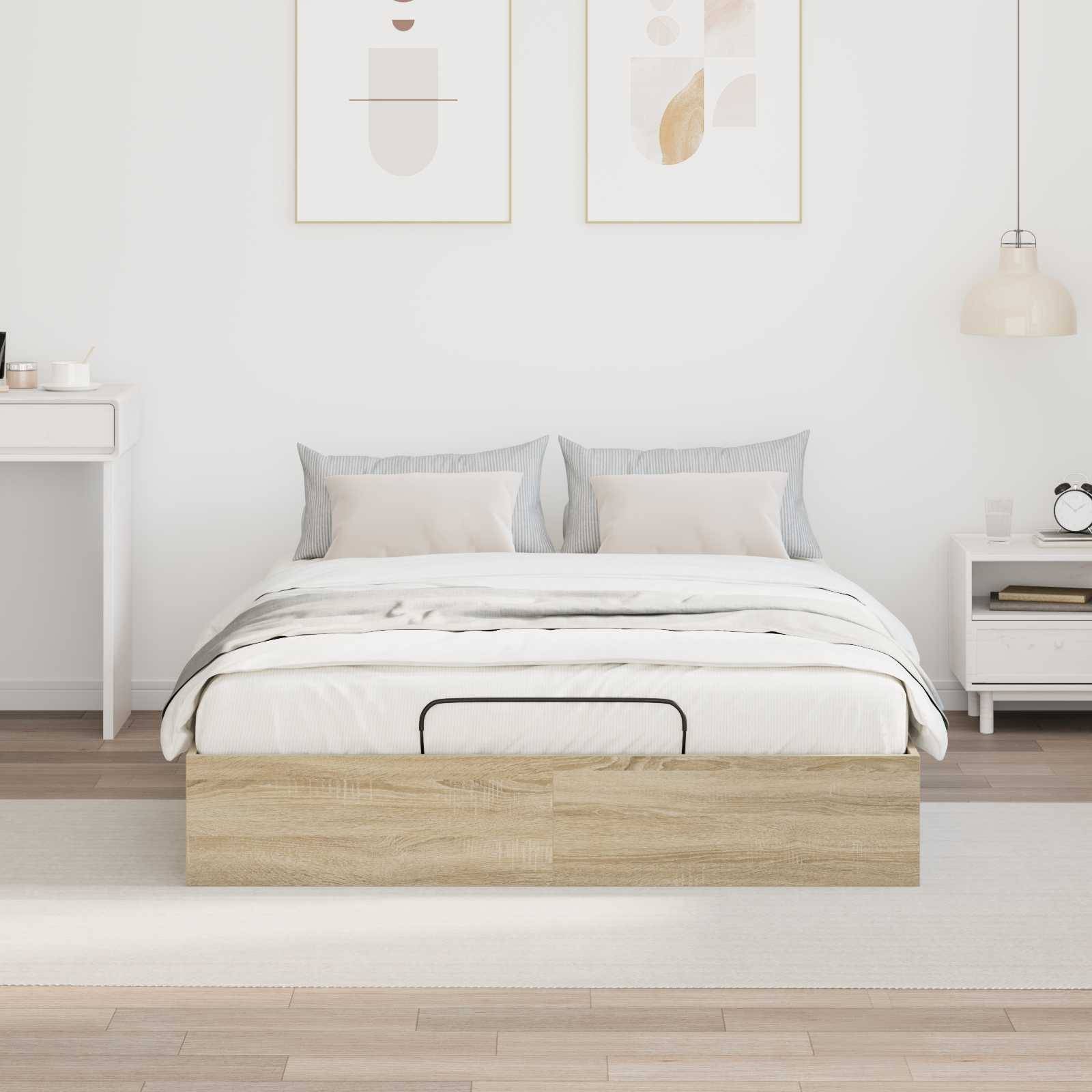 Schlafzimmer mit Doppelbett, hellgrauen Kissen und Holzrahmen. Minimalistische Einrichtung mit abstrakter Wandkunst und einer Lampe auf einem Nachttisch.