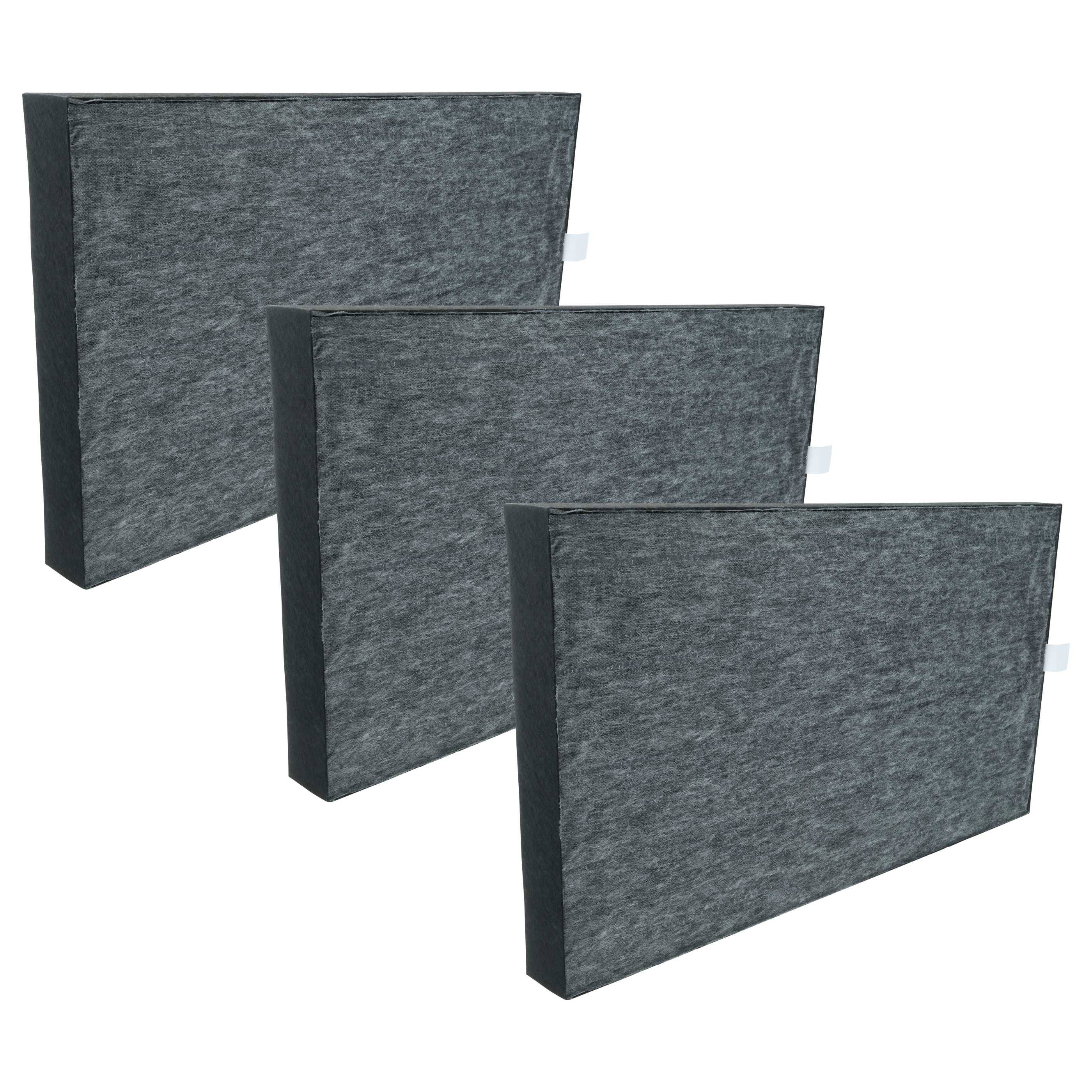 „Drei graue rechteckige Luftfilter mit strukturierter Oberfläche, vor einem weißen Hintergrund dargestellt.