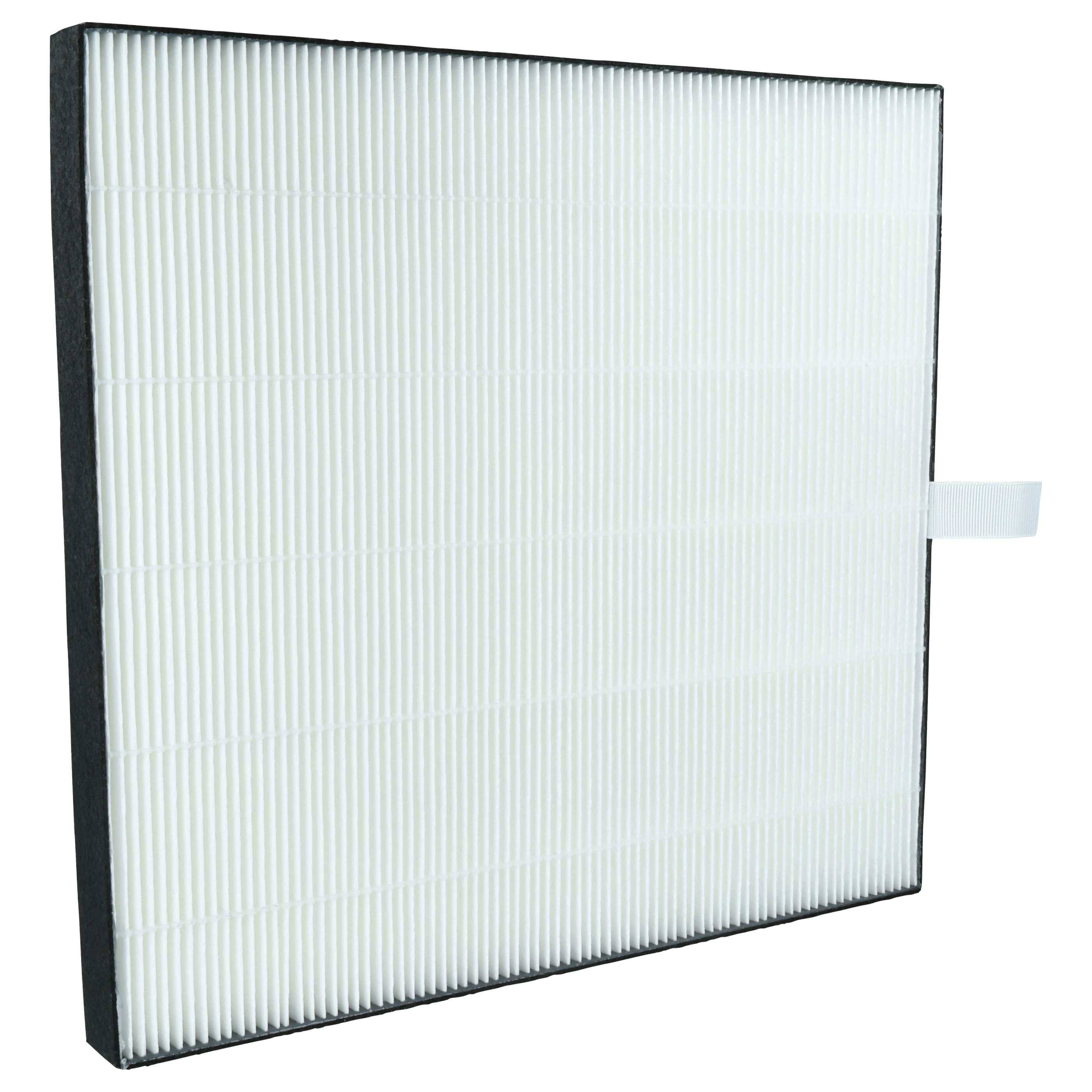 Ein weißer rechteckiger Luftfilter mit Falten und schwarzem Rahmen, ausgestattet mit einer Zuglasche an der Seite zum einfachen Handhaben.