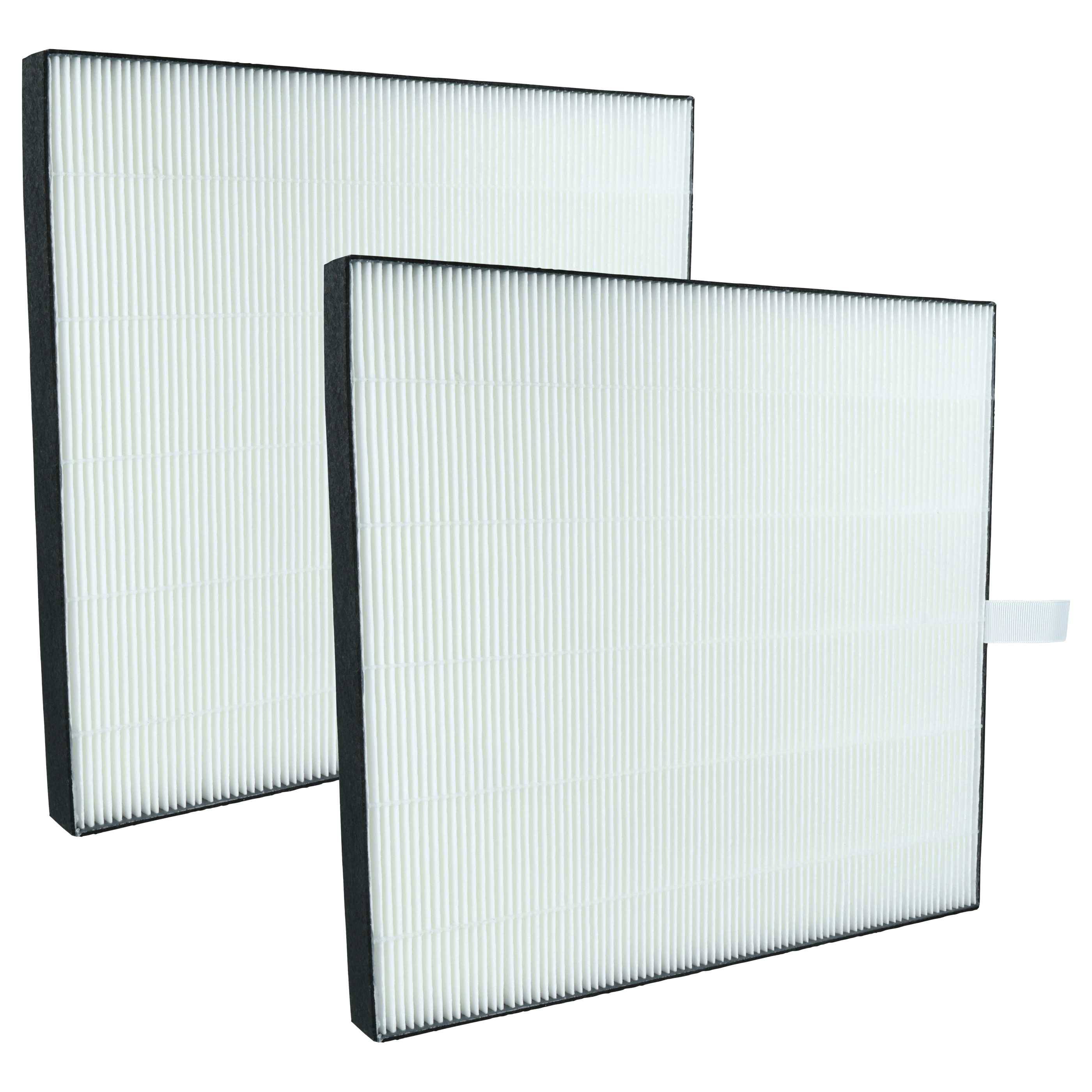 Zwei rechteckige Luftfilter mit weißen gefalteten Oberflächen und schwarzen Rahmen, vertikal vor weißem Hintergrund positioniert.