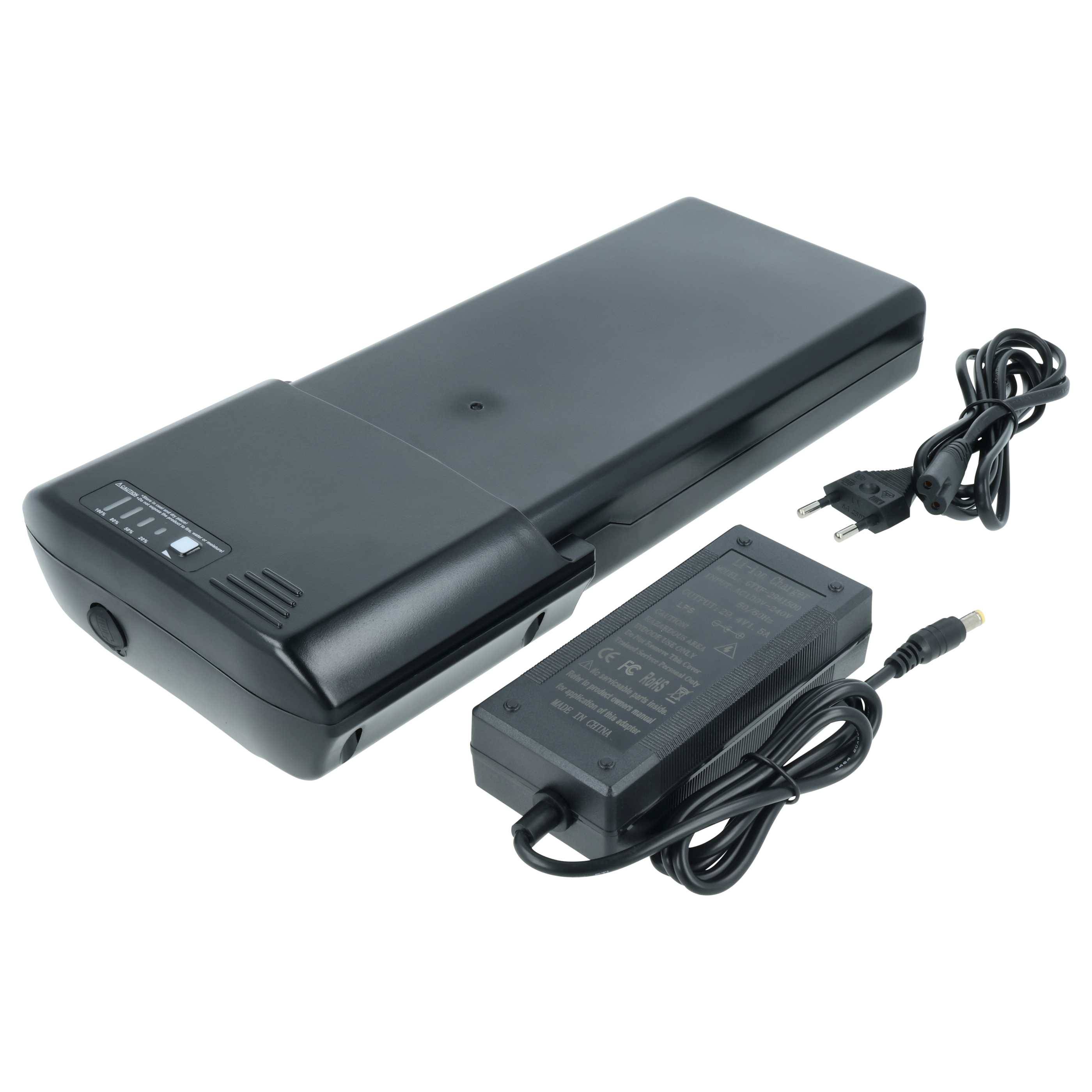 Batteriepaket mit Ladegerät, ausgestattet mit einem Stromschalter und Kontrollleuchten. Kabel sind ordentlich aufgewickelt neben den Geräten.