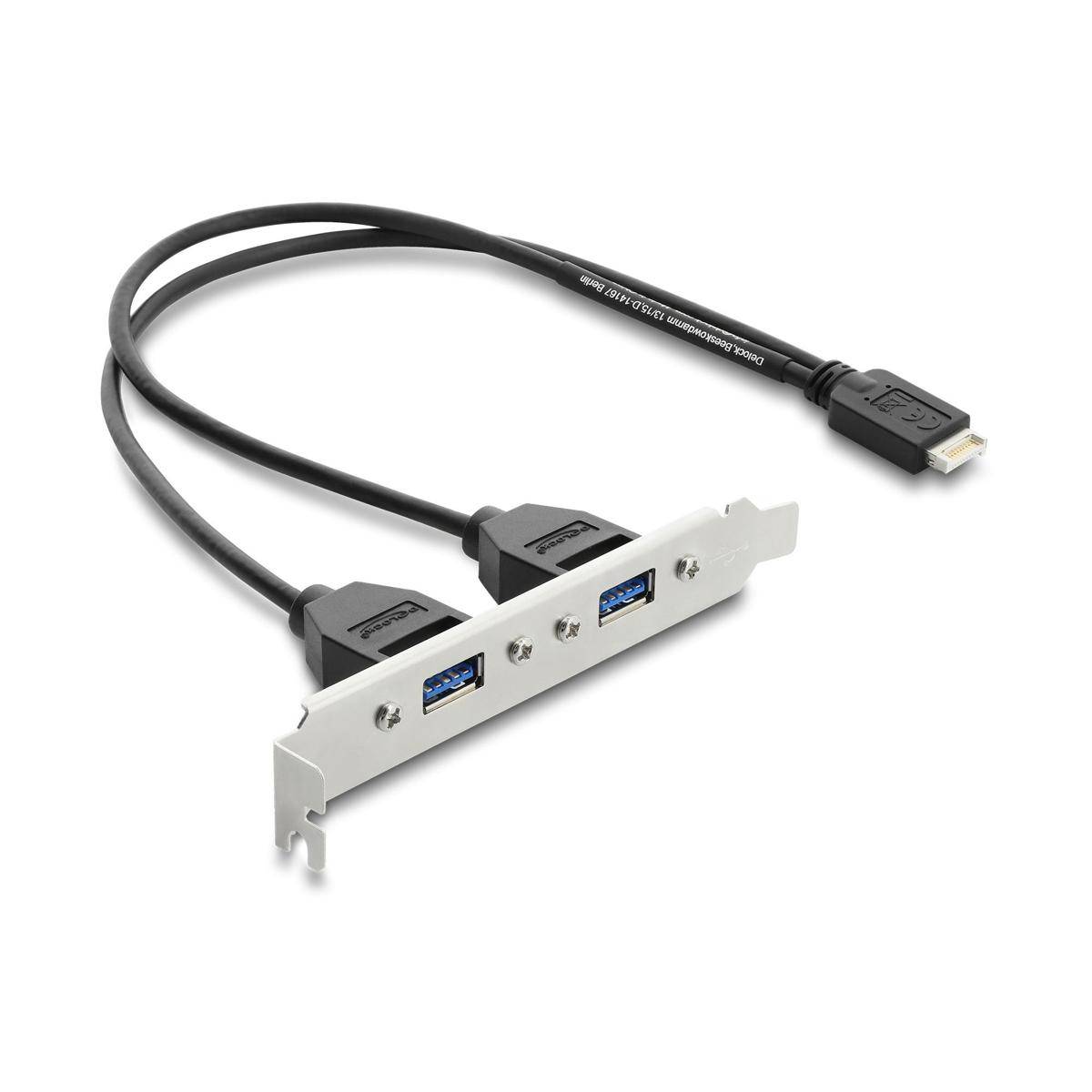 Eine Metallhalterung mit zwei blauen USB-3.0-Anschlüssen, die über ein Kabel mit einem USB-3.0-Header-Stecker verbunden sind und für die Erweiterung von Desktop-Computern verwendet werden.