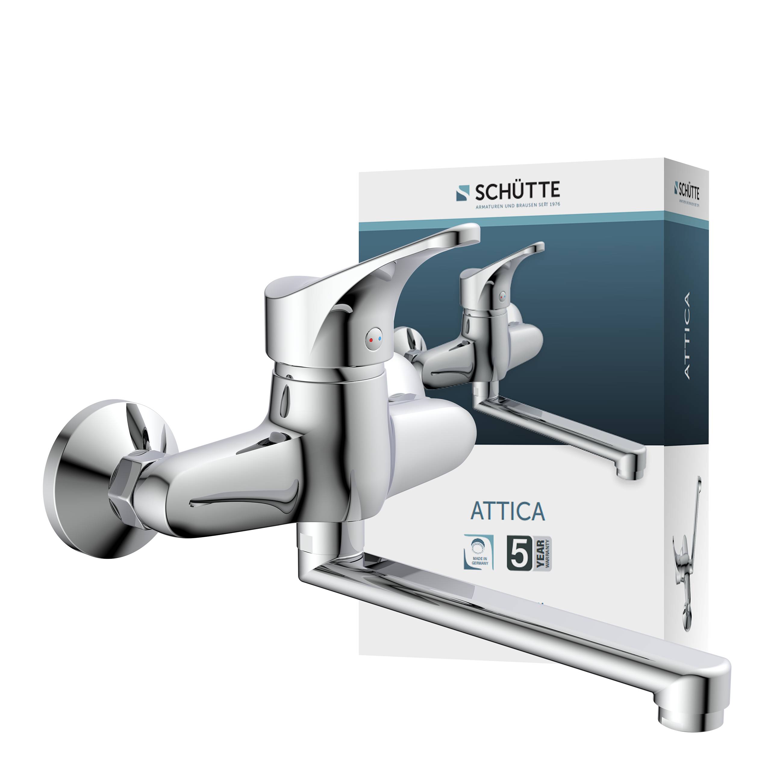 Ein verchromter Küchenarmatur wird mit seiner Verpackungsbox angezeigt, auf der 'Schütte Attica' gekennzeichnet ist. Die Box hebt eine 5-Jahres-Garantie hervor.