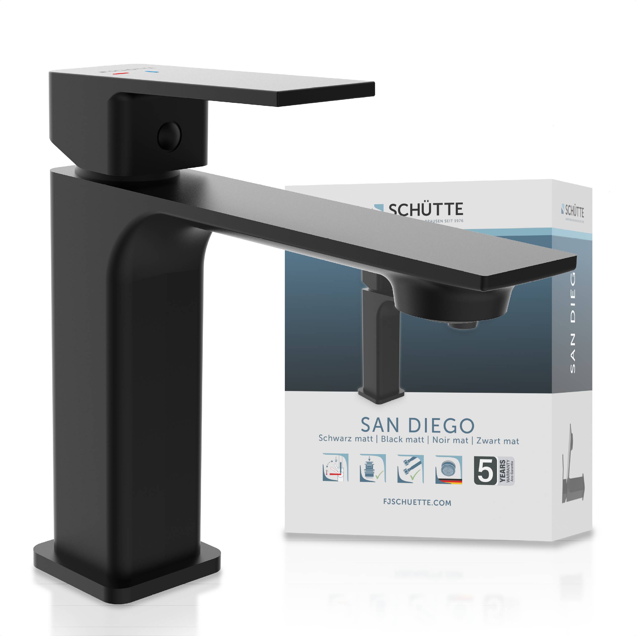 Ein schlanker schwarzer matter Wasserhahn mit einem rechteckigen Hebel sitzt neben einer Schachtel, die ein Bild des Wasserhahns und den Namen „San Diego