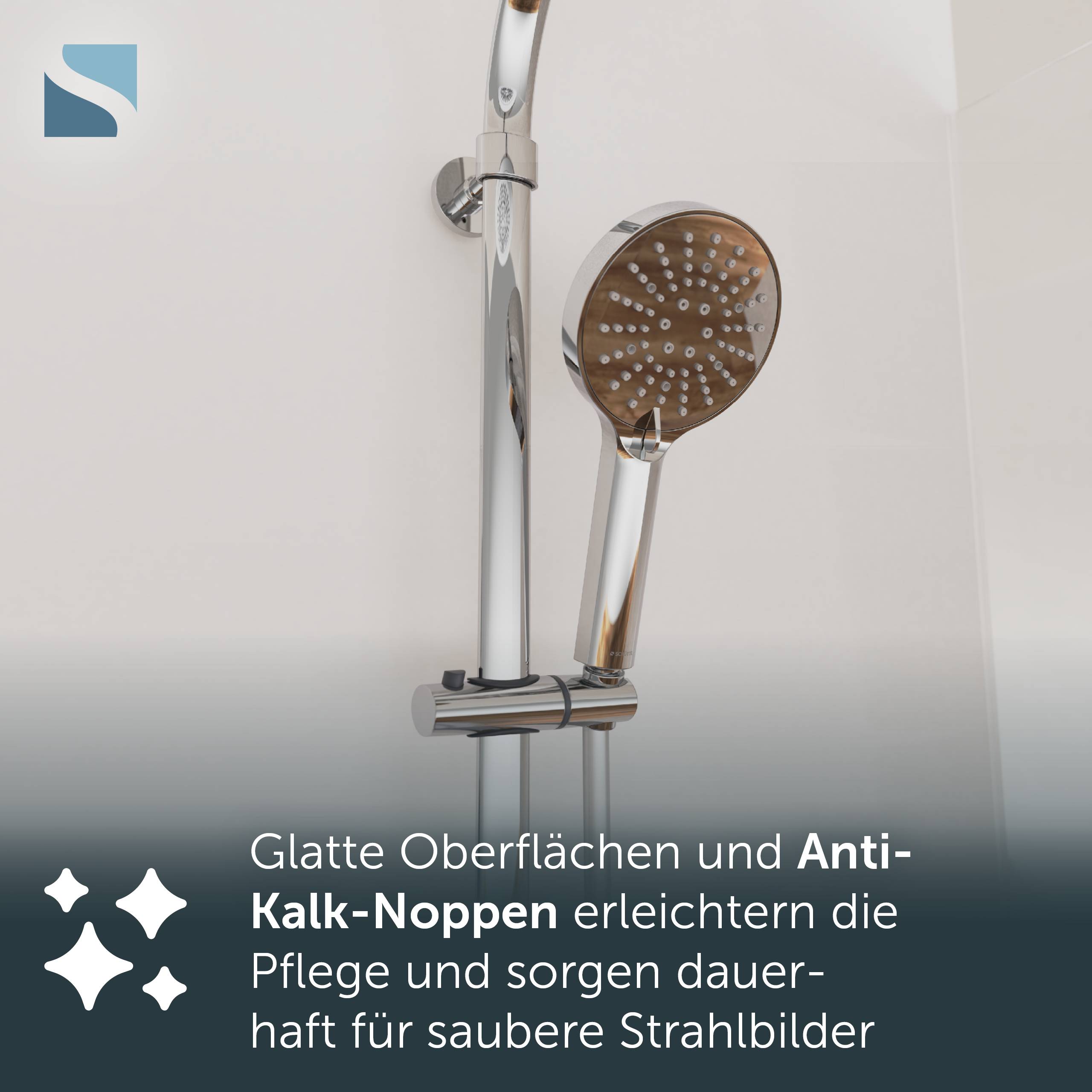 Verchromter tragbarer Duschkopf auf einer Schiene; deutscher Text besagt, dass glatte Oberflächen und Anti-Kalk-Noppen die Reinigung erleichtern und die Sprühmuster sauber halten.