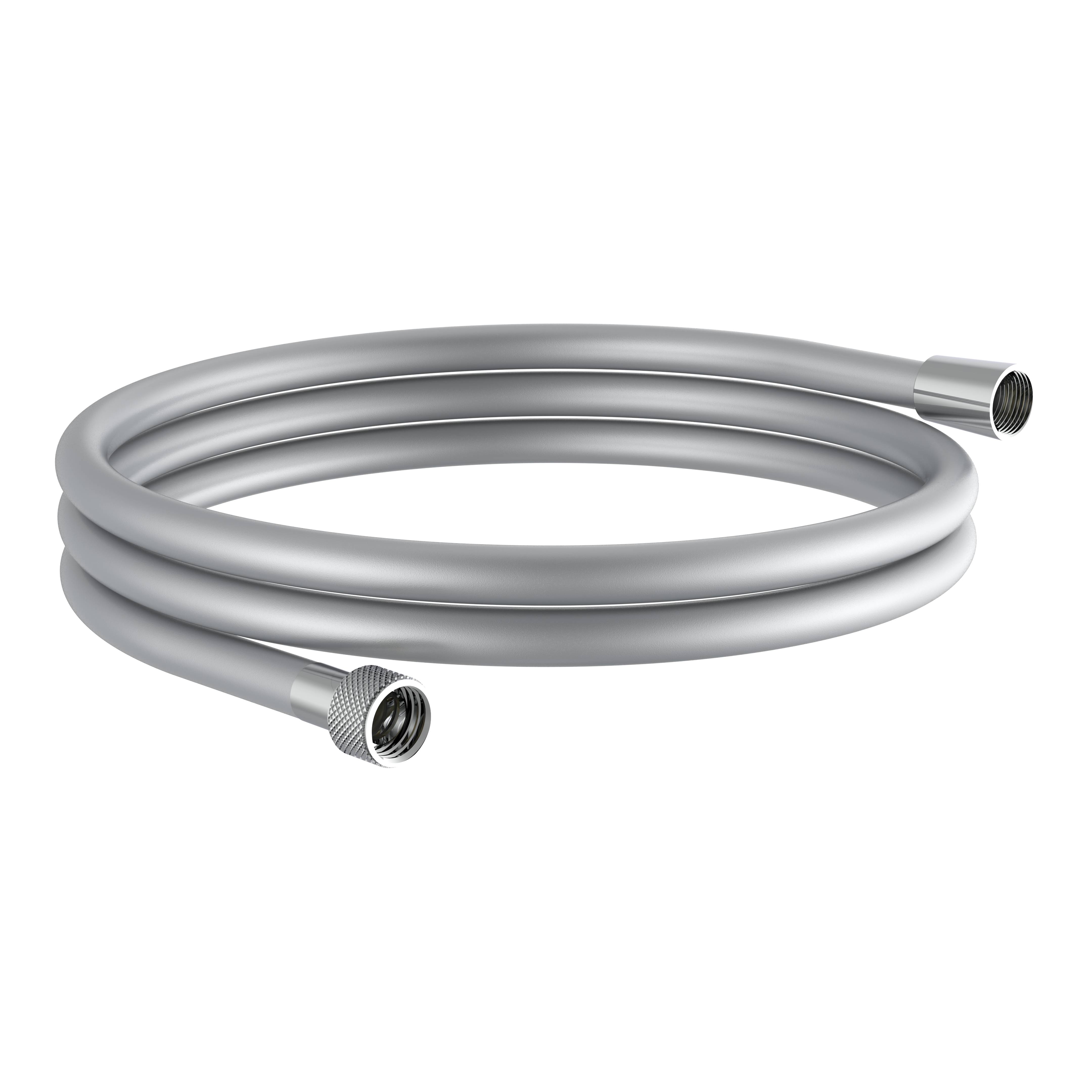 Ein aufgerollter silberner Metallschlauch mit Gewindeanschlüssen an beiden Enden, verwendet für Sanitärinstallationen oder Haushaltsgeräte, vor schwarzem Hintergrund.