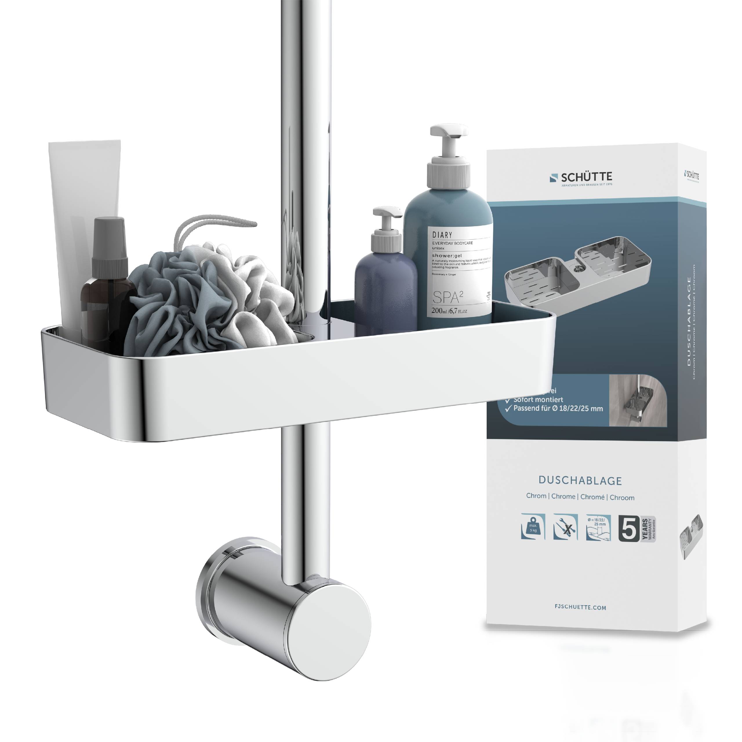 Chrom-Duschablage auf einer Stange mit Seifenspendern und einem Badeschwamm neben seiner Produktschachtel mit den Aufschriften „SCHÜTTE
