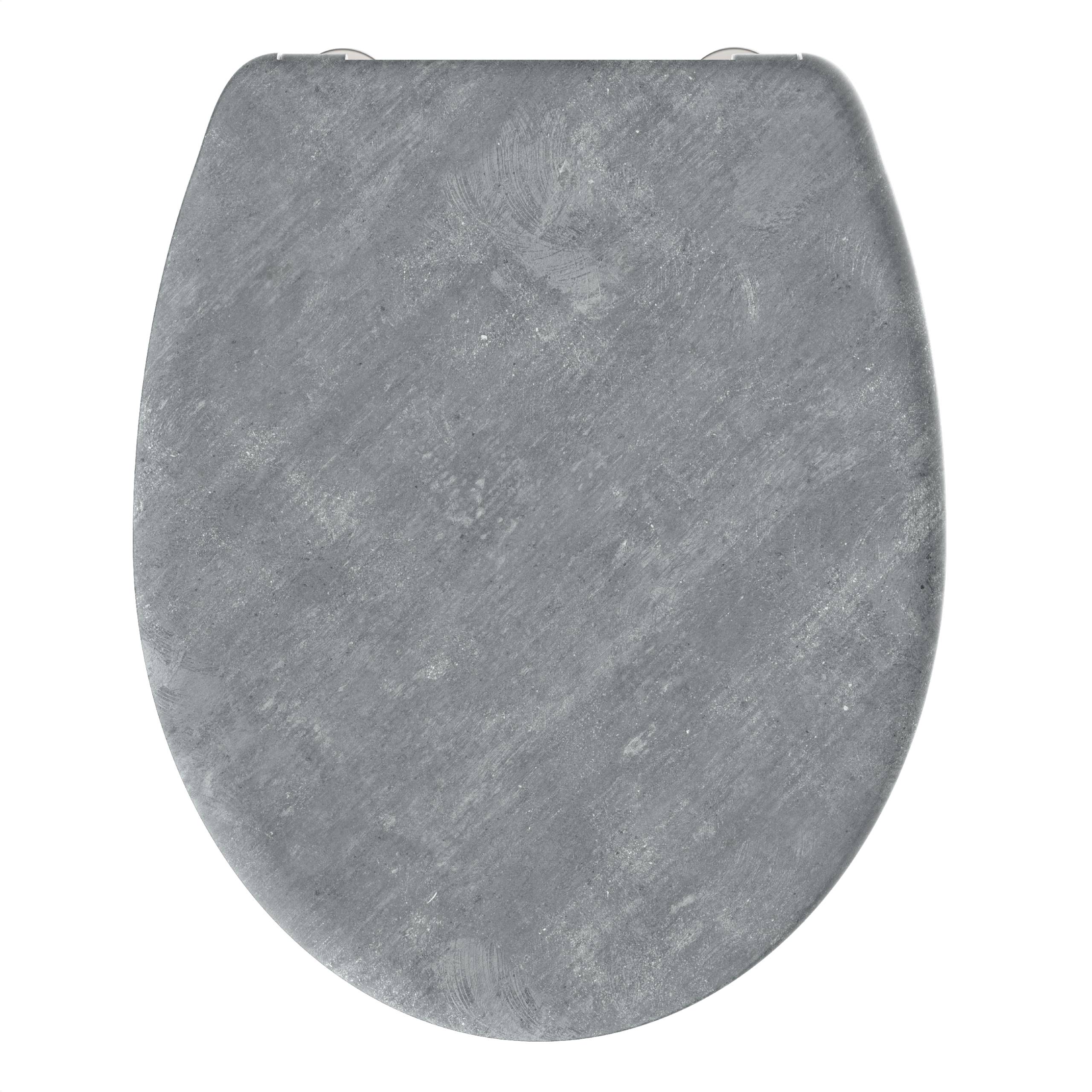 Grauer Toilettensitz von oben auf weißem Hintergrund.