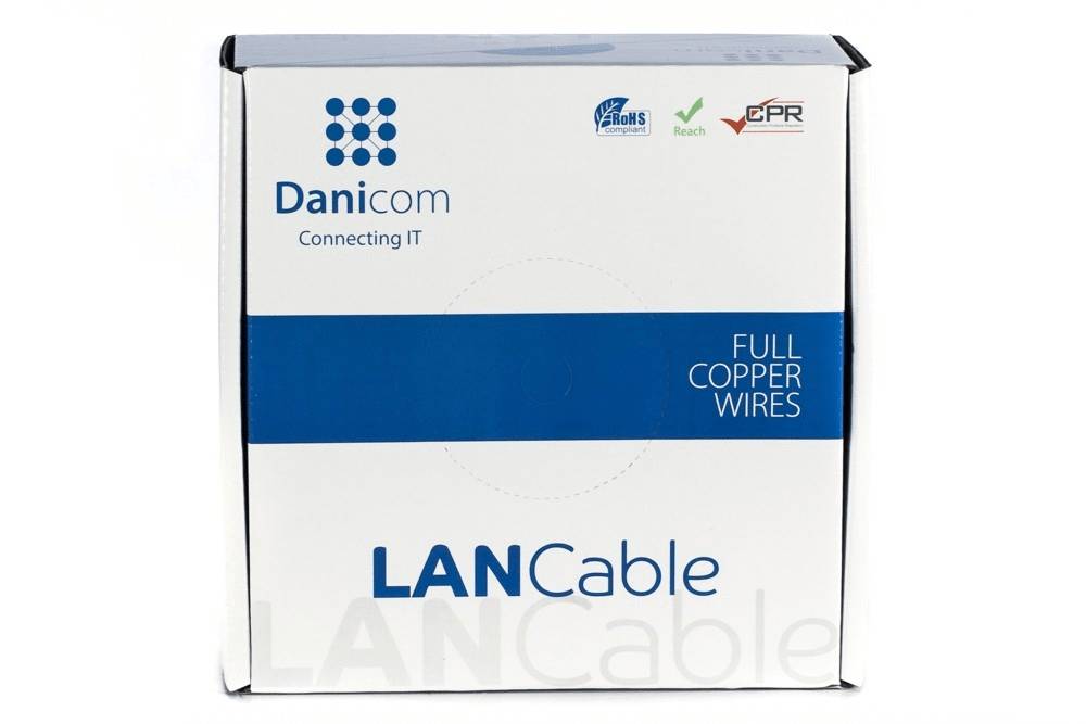 Eine Schachtel mit Danicom-LAN-Kabel mit 