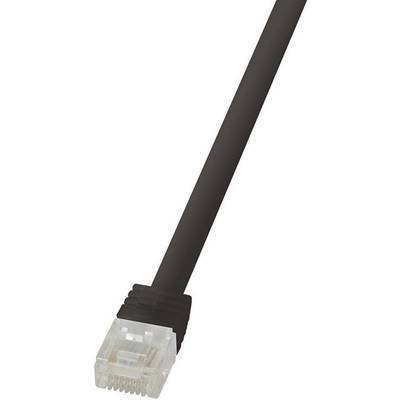 Ein schwarzes Ethernet-Kabel mit einem transparenten Stecker.